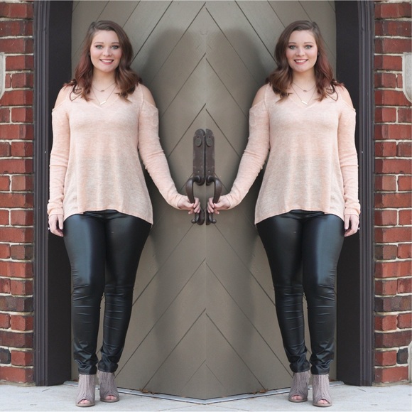 🚨3RD RESTOCK🚨Black Leather High-Waisted Leggings - Picture 3 of 3